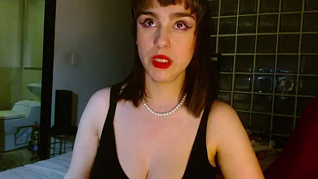 Snapshot of collette_beaufoy_ chatting on 02/23/25, 12:08 collette beaufoy online show from 02/23/25, 12:08