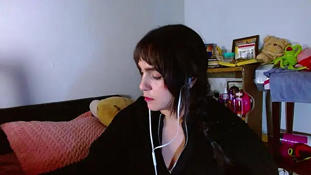 Snapshot of collette_beaufoy_ chatting on 06/14/26, 07:20 collette beaufoy online show from 06/14/26, 07:20