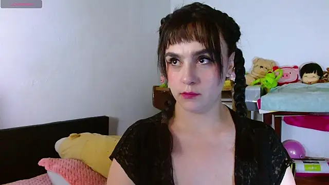 Snapshot of collette_beaufoy_ chatting on 07/19/26, 09:55 collette beaufoy online show from 07/19/26, 09:55