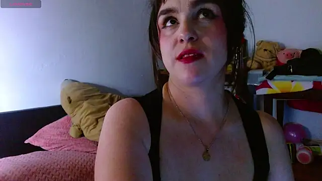 Snapshot of collette_beaufoy_ chatting on 07/06/26, 01:34 collette beaufoy online show from 07/06/26, 01:34