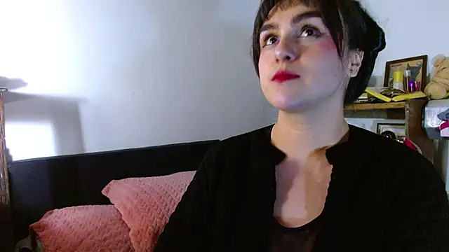 Snapshot of collette_beaufoy_ chatting on 06/11/26, 05:04 collette beaufoy online show from 06/11/26, 05:04