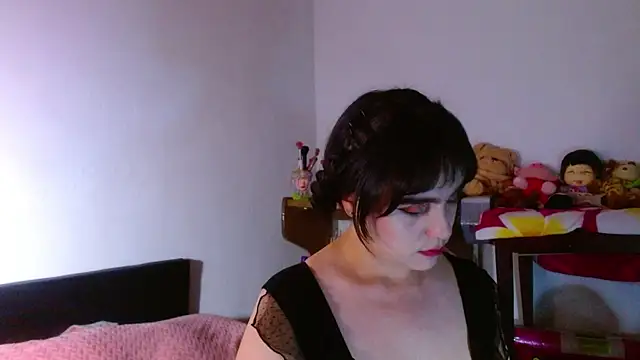 Snapshot of collette_beaufoy_ chatting on 06/25/26, 04:10 collette beaufoy online show from 06/25/26, 04:10