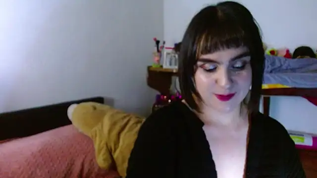 Snapshot of collette_beaufoy_ chatting on 06/20/26, 05:01 collette beaufoy online show from 06/20/26, 05:01
