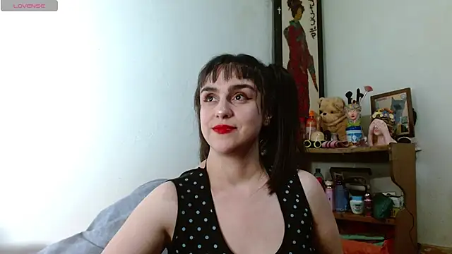 Snapshot of collette_beaufoy_ chatting on 10/19/25, 10:23 collette beaufoy online show from 10/19/25, 10:23
