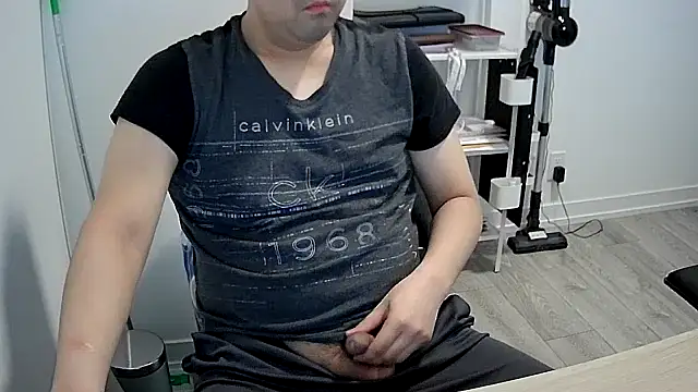 Koreanboy171 online show from 05/15/26, 03:26