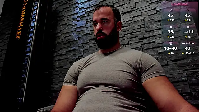 Snapshot of David_Big_Daddy chatting on 12/17/25, 09:09 David Big Daddy online show from 12/17/25, 09:09