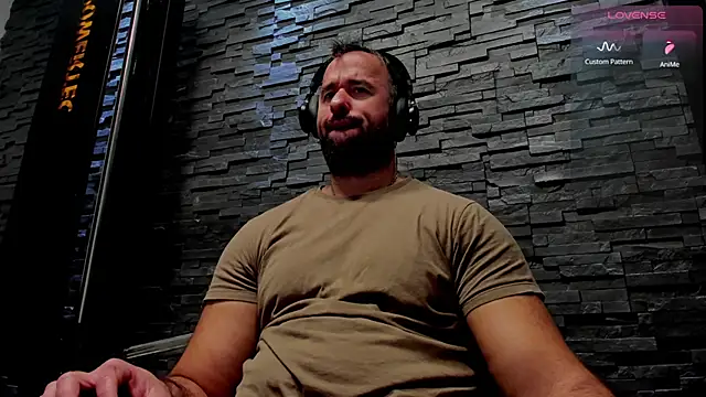 Snapshot of David_Big_Daddy chatting on 11/12/25, 02:04 David Big Daddy online show from 11/12/25, 02:04