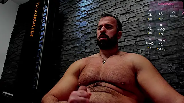 Snapshot of David_Big_Daddy chatting on 12/15/25, 04:40 David Big Daddy online show from 12/15/25, 04:40