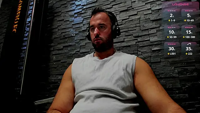 Snapshot of David_Big_Daddy chatting on 11/06/25, 08:13 David Big Daddy online show from 11/06/25, 08:13