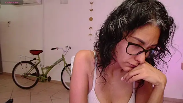 Snapshot of brdot_ chatting on 03/21/25, 08:18 brdot online show from 03/21/25, 08:18