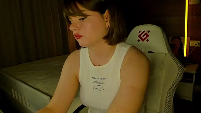 Elizabeth Hottie  online show from 06/06/26, 11:21