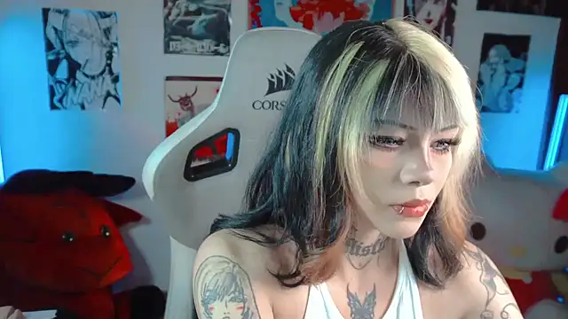 Deadly Doll online show from 10/10/25, 10:54