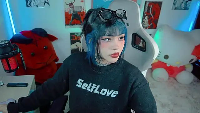 Deadly Doll online show from 07/01/26, 12:00