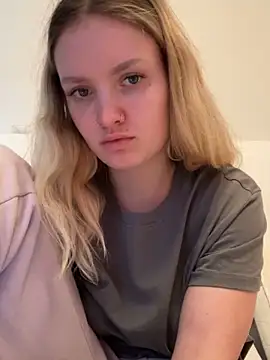 Snapshot of mariemelissah chatting on 03/15/25, 12:24 mariemelissah online show from 03/15/25, 12:24