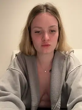 Snapshot of mariemelissah chatting on 02/25/25, 06:12 mariemelissah online show from 02/25/25, 06:12