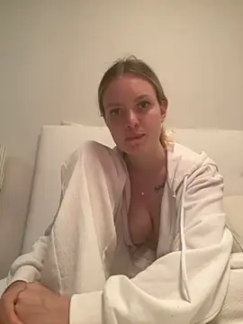 Snapshot of mariemelissah chatting on 02/28/25, 03:15 mariemelissah online show from 02/28/25, 03:15