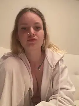 Snapshot of mariemelissah chatting on 03/02/25, 04:14 mariemelissah online show from 03/02/25, 04:14