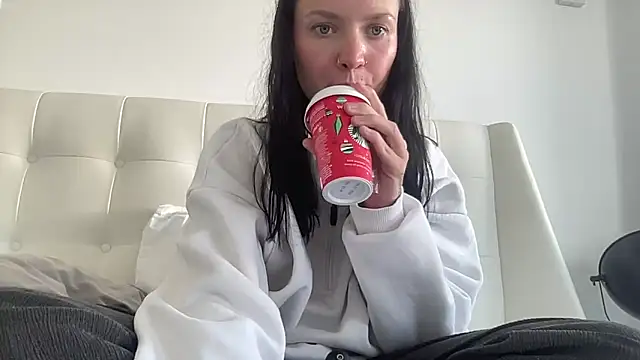 mariemelissah online show from 12/16/25, 08:18