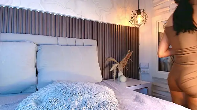 Snapshot of SHANONCLARK chatting on 02/17/26, 07:22 SHANONCLARK online show from 02/17/26, 07:22