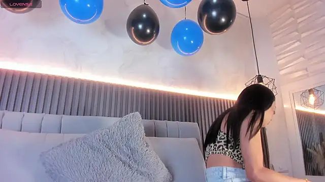 SHANONCLARK online show from 11/08/25, 06:22