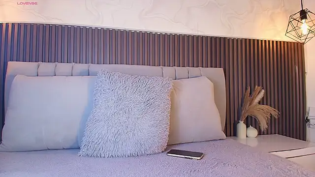 SHANONCLARK online show from 12/05/25, 07:12