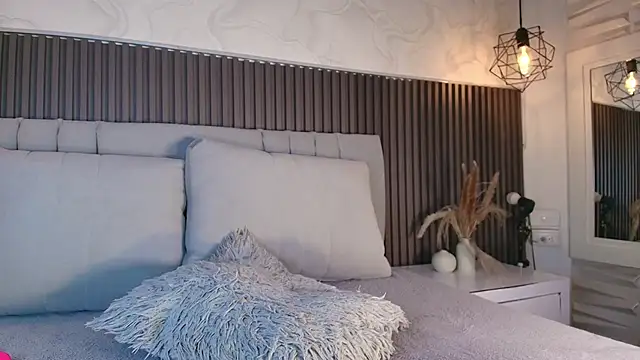 Snapshot of SHANONCLARK chatting on 02/23/26, 07:14 SHANONCLARK online show from 02/23/26, 07:14