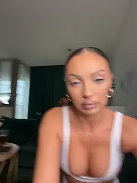 MileySin1111 online show from 02/05/26, 11:06