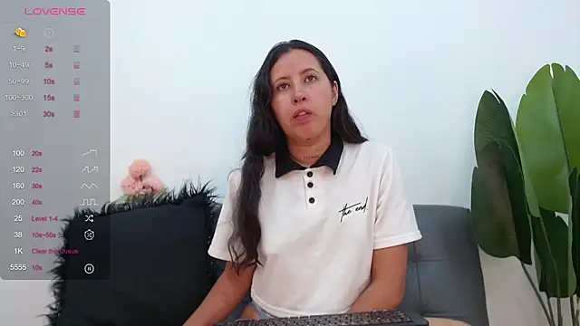 marthina thompsson online show from 02/10/25, 01:33