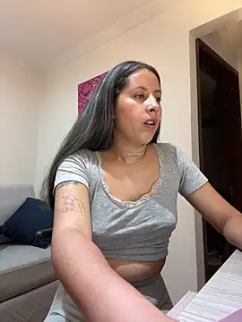 marthina thompsson online show from 02/17/25, 02:42