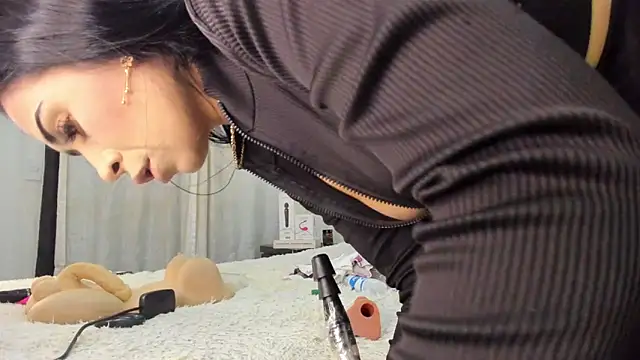 AntonelaNeri online show from 10/22/25, 01:21