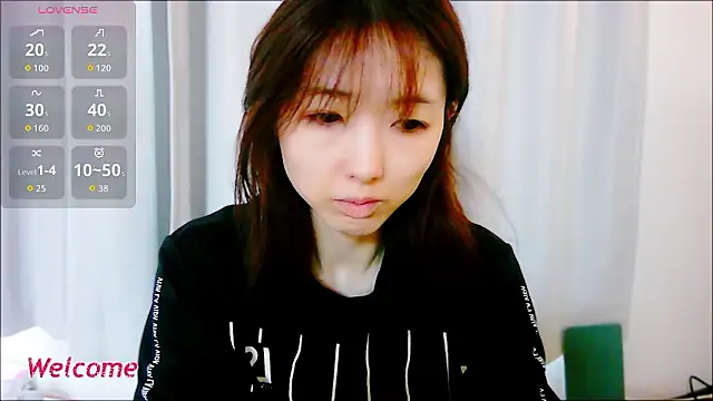 Snapshot of Love_me_Eri_ chatting on 09/29/25, 10:59 Love me Eri online show from 09/29/25, 10:59