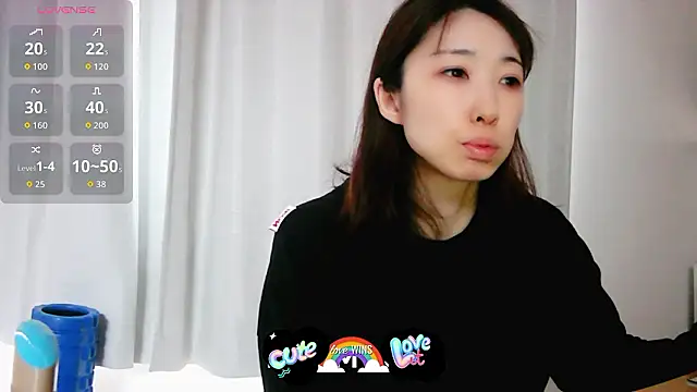 Snapshot of Love_me_Eri_ chatting on 01/10/26, 12:17 Love me Eri online show from 01/10/26, 12:17