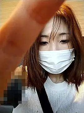 Snapshot of Love_me_Eri_ chatting on 05/11/26, 08:05 Love me Eri online show from 05/11/26, 08:05