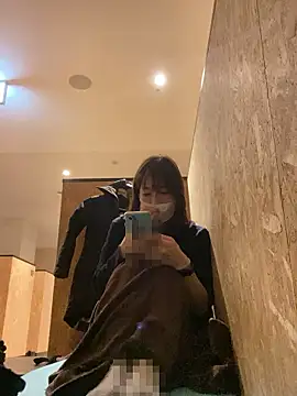 Love me Eri  online show from 12/14/25, 10:21