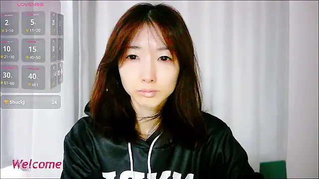 Snapshot of Love_me_Eri_ chatting on 10/01/25, 12:16 Love me Eri online show from 10/01/25, 12:16