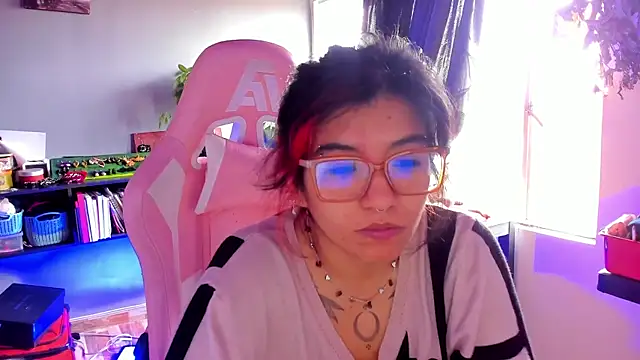 annie walker6 online show from 12/18/25, 06:56