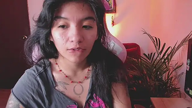 annie walker6 online show from 12/03/24, 06:44