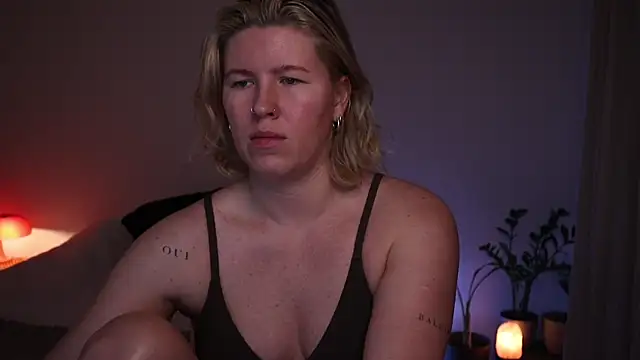 moonamii online show from 03/31/26, 08:55