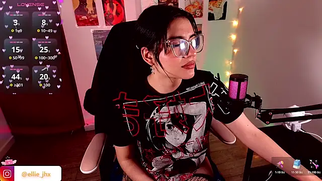 Snapshot of Ellie_Jhonson__ chatting on 04/10/26, 04:41 Ellie Jhonson online show from 04/10/26, 04:41