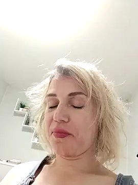 Linda Gregory online show from 11/03/25, 11:19