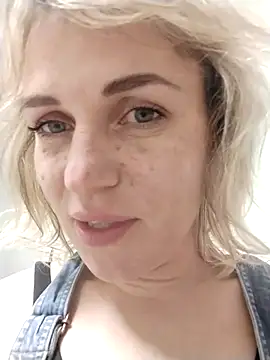 Linda Gregory online show from 10/20/25, 02:02