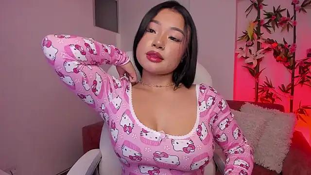 Snapshot of Lulu_Sakura_ chatting on 01/05/25, 01:56 Lulu Sakura online show from 01/05/25, 01:56