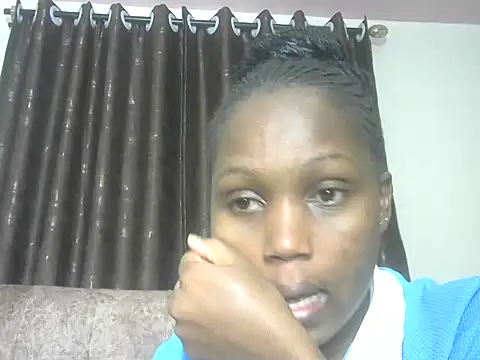 Snapshot of AurelAda chatting on 09/25/25, 10:27 AurelAda online show from 09/25/25, 10:27