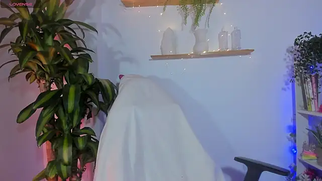 crisbell lopez online show from 04/14/26, 12:59