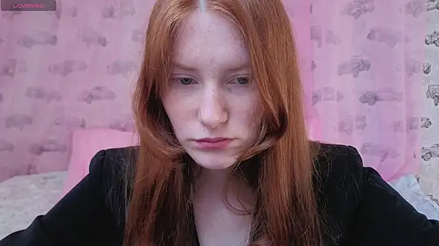 Snapshot of FiaMoor chatting on 06/19/26, 03:07 FiaMoor online show from 06/19/26, 03:07