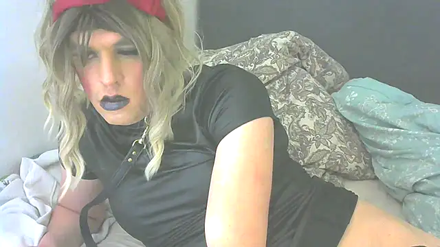 Snapshot of sissyslut22jr chatting on 03/24/26, 01:27 sissyslut22jr online show from 03/24/26, 01:27