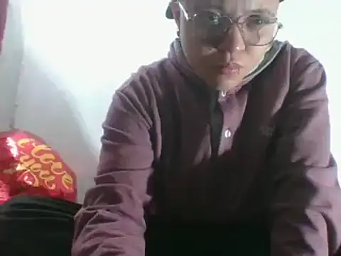 Snapshot of EdenJupiter chatting on 12/28/24, 03:37 EdenJupiter online show from 12/28/24, 03:37