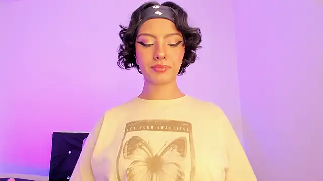 AnnaFoox1 online show from 02/06/26, 08:38