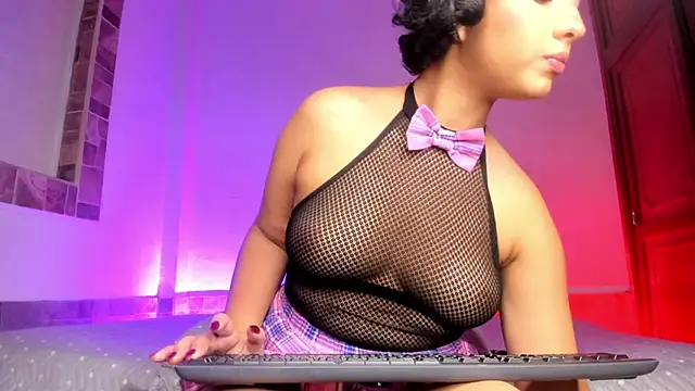 AnnaFoox1 online show from 11/25/25, 03:51