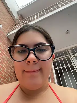 Snapshot of Valenhill@xh chatting on 07/17/26, 12:46 Valenhillxh online show from 07/17/26, 12:46